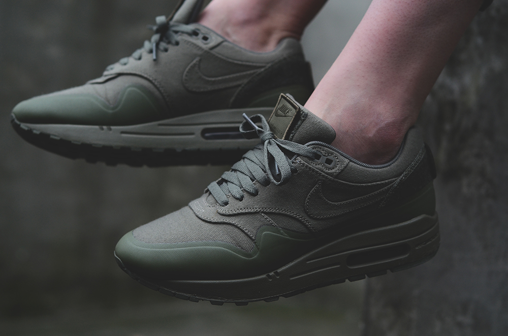nike air max 1 patch